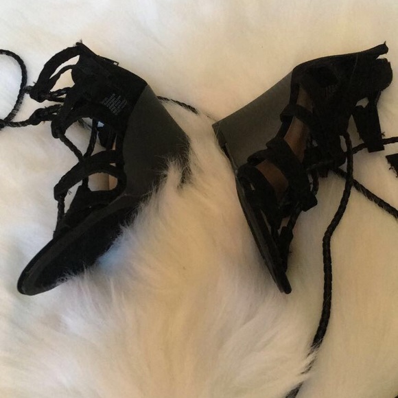 Heels - Picture 3 of 4